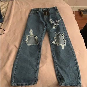 Light wash mom jeans